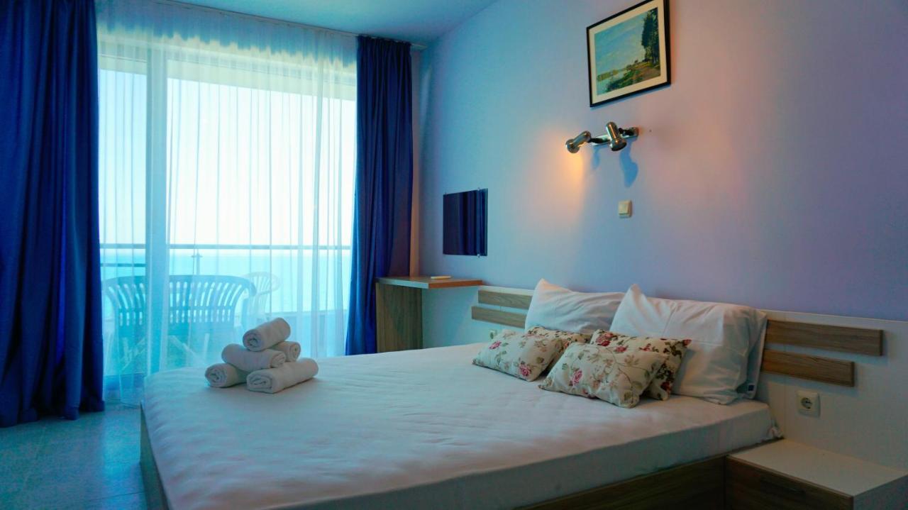 Aurora Apartments On The Beach Obzor Exterior foto