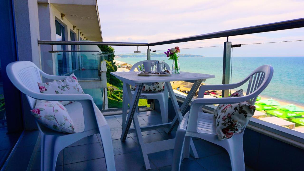 Aurora Apartments On The Beach Obzor Exterior foto