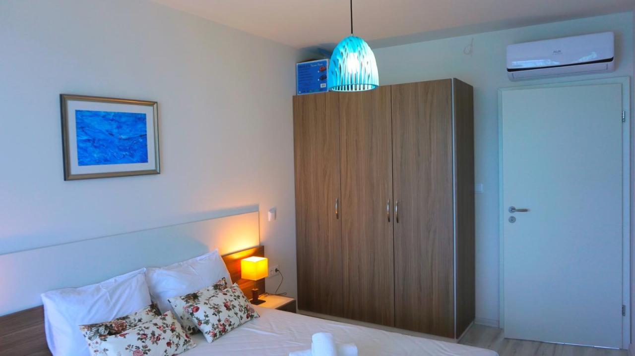 Aurora Apartments On The Beach Obzor Exterior foto