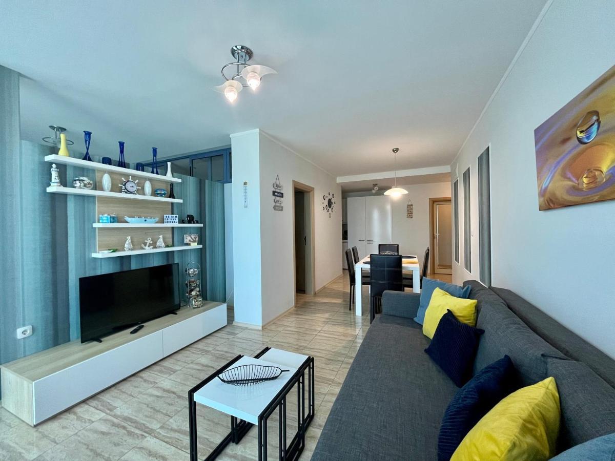 Aurora Apartments On The Beach Obzor Exterior foto