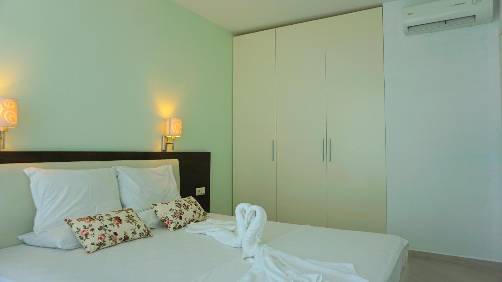Aurora Apartments On The Beach Obzor Exterior foto